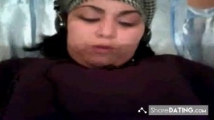 ARAB HOTTY SOWING BOOBS