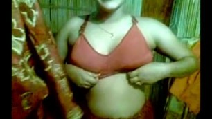 Cute Indian Girl Expose her Hot Boobs