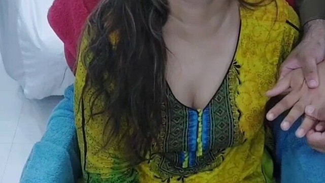 Pakistani Housewife Full Body Massage By A Stranger Infront Of Her Cuckold Husband Than Fucking With Clear Hindi Audio