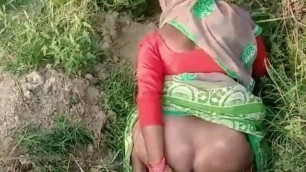 Khet me chudai Bhabhi Devar In Hindi Porn