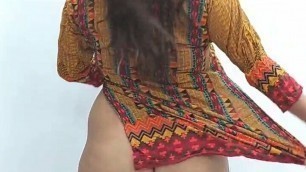 Sexy Strip – Pakistani GF Teasing Her BF With Clear Dirty Hindi Audio