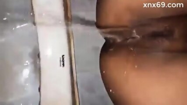 Indian Pissing Couple Jeet & Pinki Bhabhi